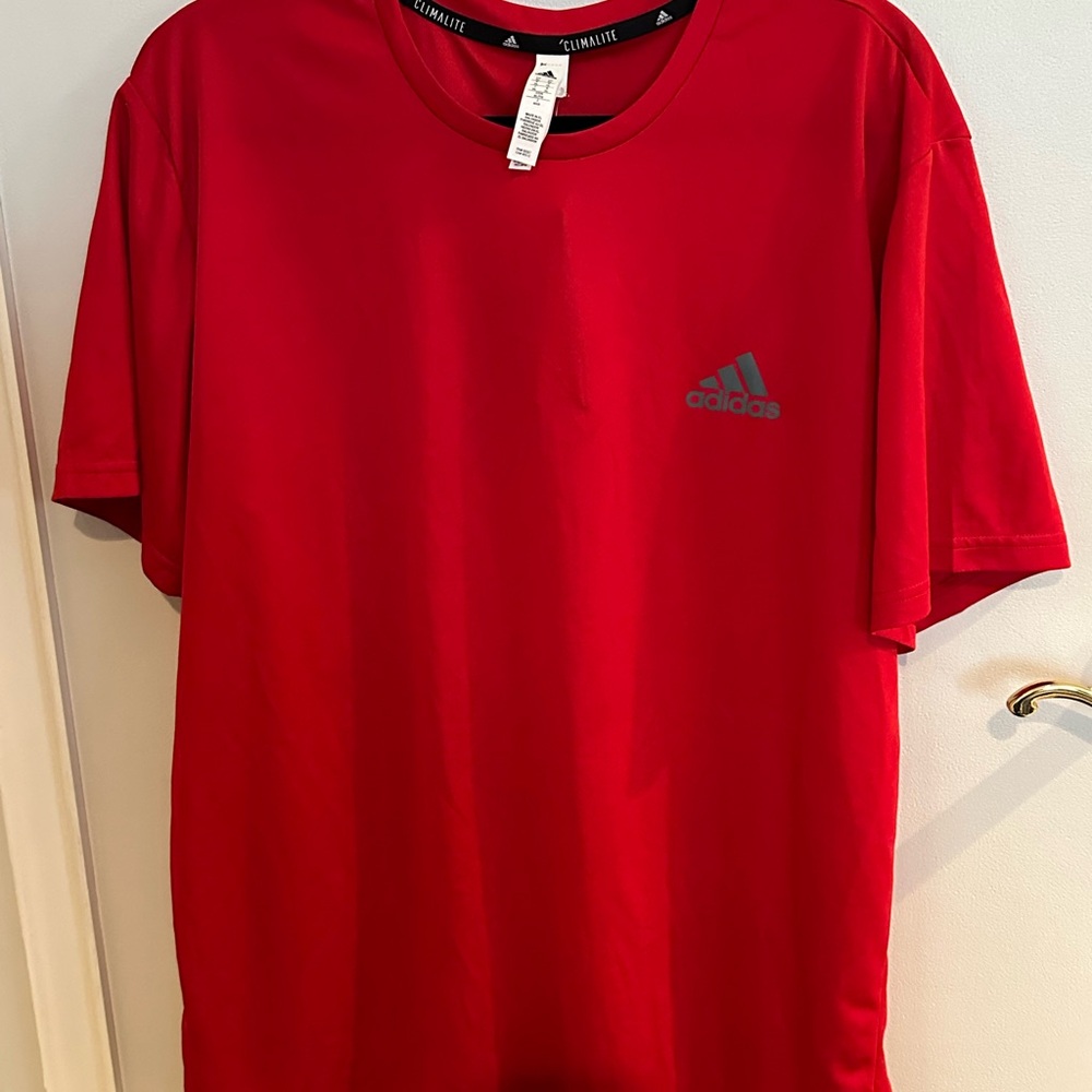 Men’s Adidas  Red Short Sleeve  Essential Tech Tee. Size XL